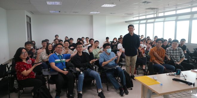 Kuliah Tamu ‘From Data to Strategies’ oleh Alumni Matematika UNPAR